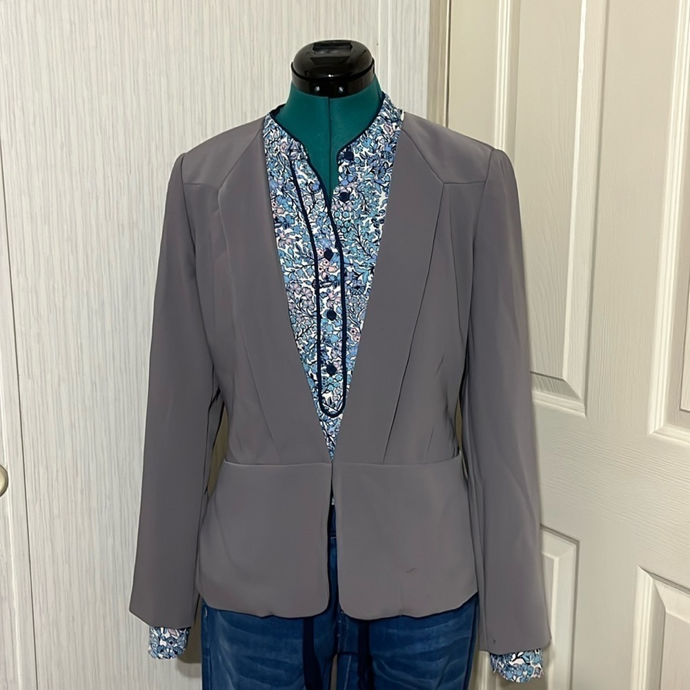 JENNIFER LÓPEZ Light Grey Blazer (156T)